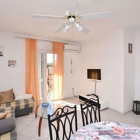 Apartment And Kiko Primosten