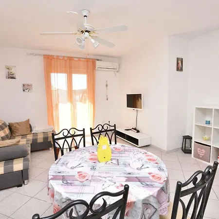 And Kiko Apartment *