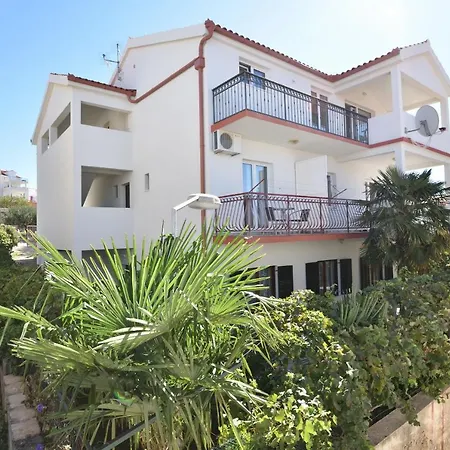 And Kiko Apartment *